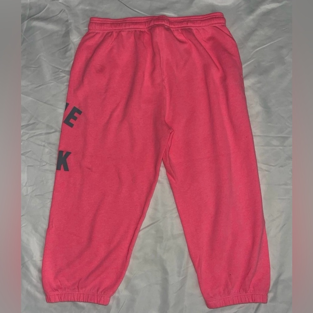 PINK cropped sweatpants with pockets!